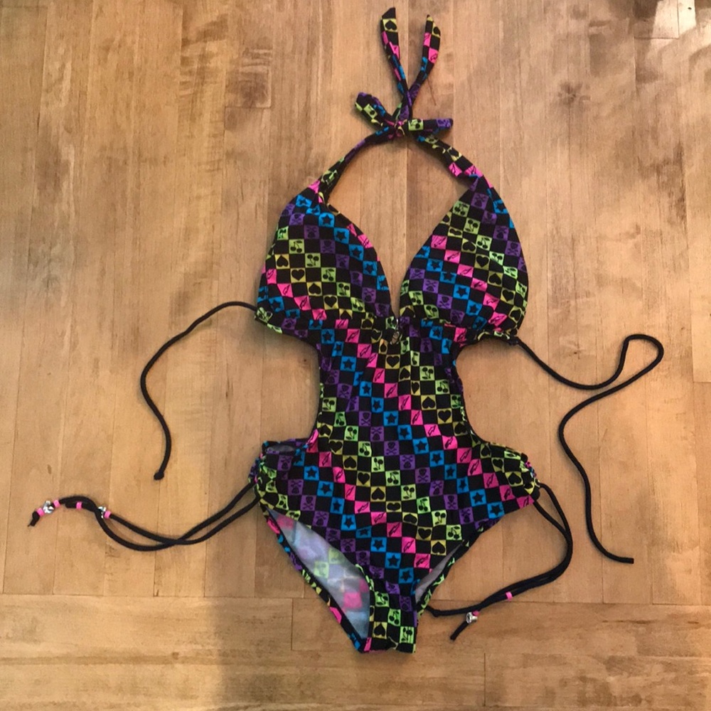 Hot Topic Shi Monokini bathing suit skull star